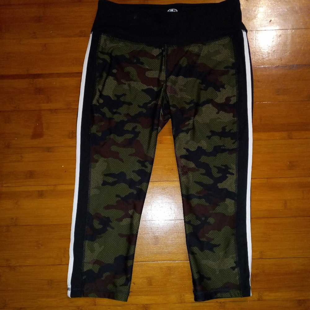 Camo Capris